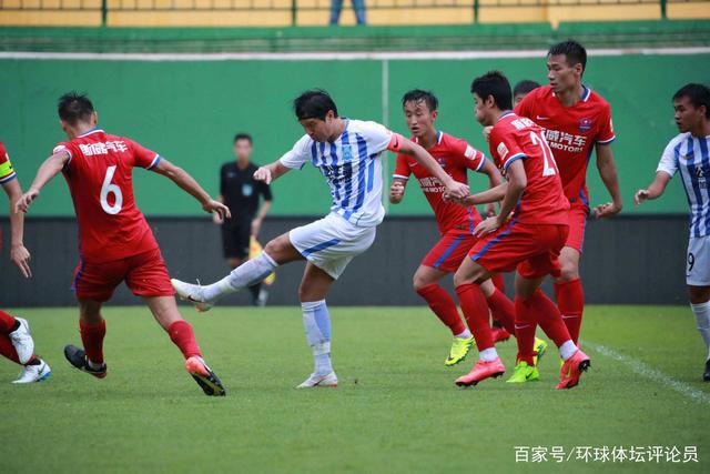 WTT星球赛首日众多冷门出现：国乒小将逆转世乒赛冠军，薛飞首轮出局